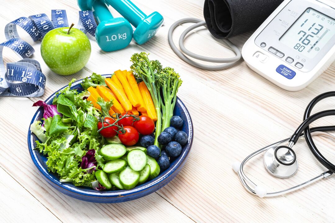 Eine gesunde rationale Ernährung wird dazu beitragen, Bluthochdruckentwicklung zu vermeiden